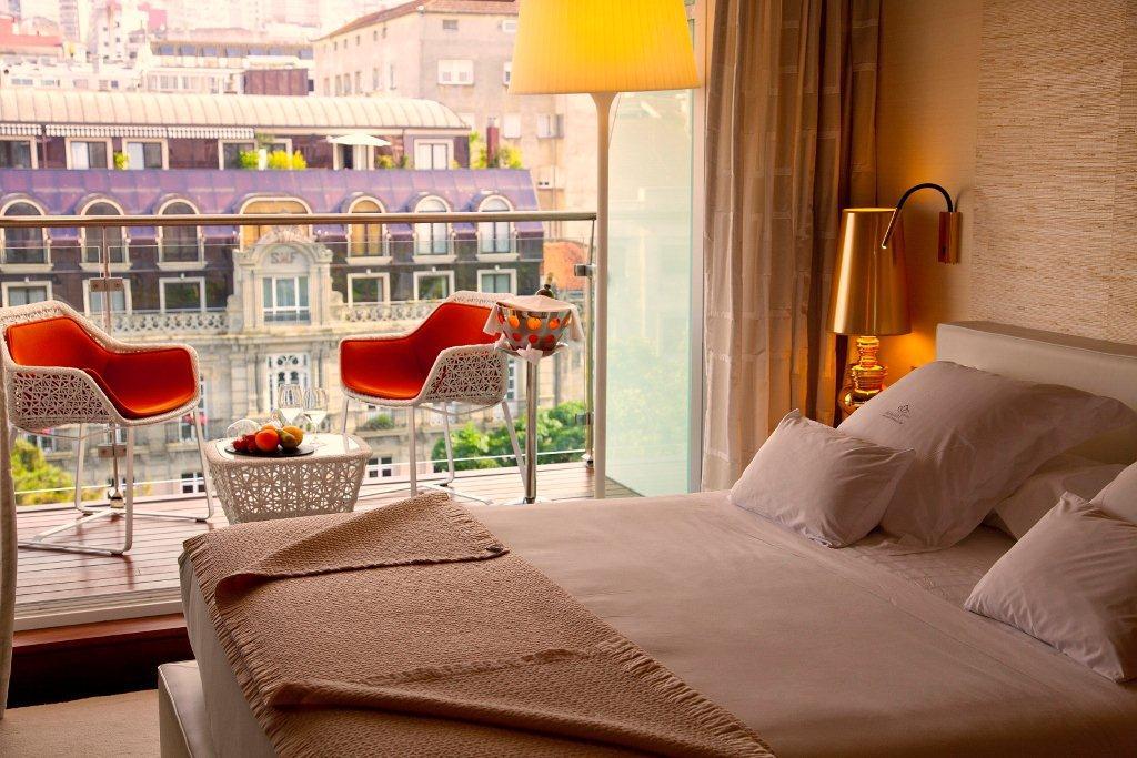 Gran Hotel Nagari Boutique & Spa Vigo Dış mekan fotoğraf A room at the Hotel Indigo Paris Montmartre