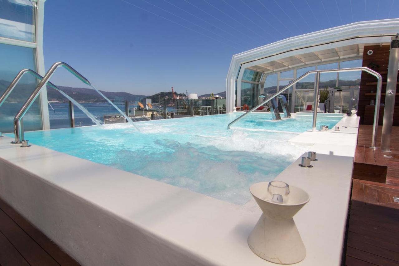 Gran Hotel Nagari Boutique & Spa Vigo Dış mekan fotoğraf The rooftop pool