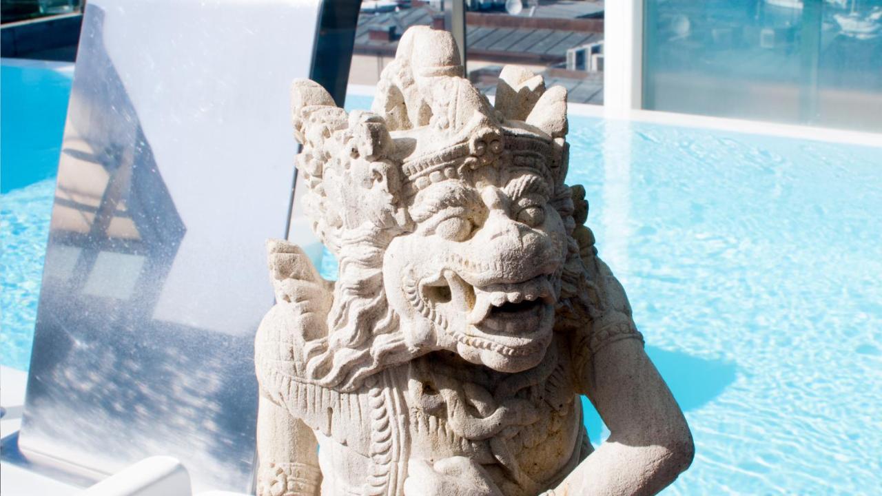 Gran Hotel Nagari Boutique & Spa Vigo Dış mekan fotoğraf A gargoyle on the side of the building