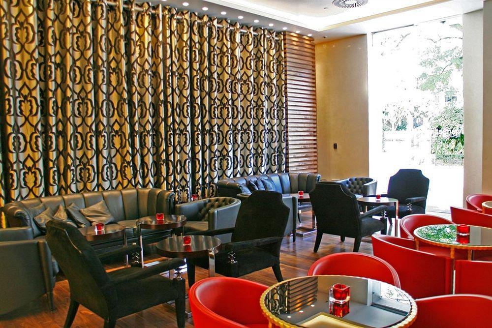 Gran Hotel Nagari Boutique & Spa Vigo Restoran fotoğraf The lobby of the hotel